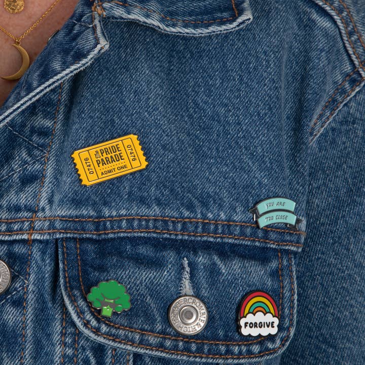 Le Petit Pin - Wholesale Lapel pin/button - Pride Parade Ticket | Lgbt Pin Badge | Admit One | Gay Pride
