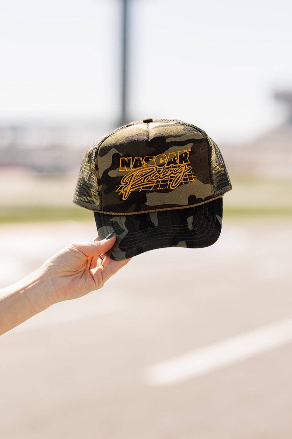 Girl Tribe Co - Venta al por mayor Gorra trucker - Mujer - Gorra Trucker de Camuflaje NASCAR Racing1