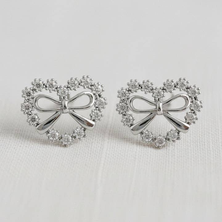 Charmiga hjärtformade örhängen med hängande ädelstenar för wholesale av Ellemadera