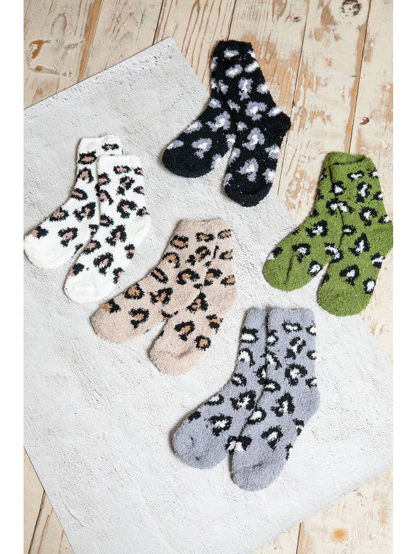 JOSSLYN by wall to wall - Wholesale Socks - Women's - WARM CORAL FLEECE PLUSH ANIMAL FUZZY SOCKS | 40S02045
