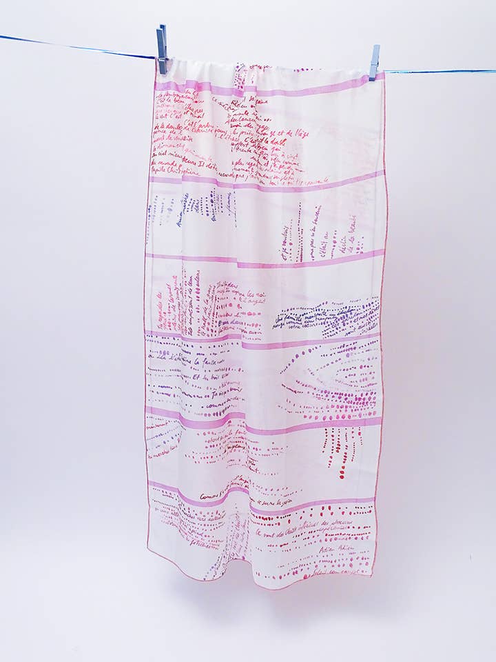 Pastel coloured scarf - French poet Apollinaire's "Zone" pour la vente par Bleu tango