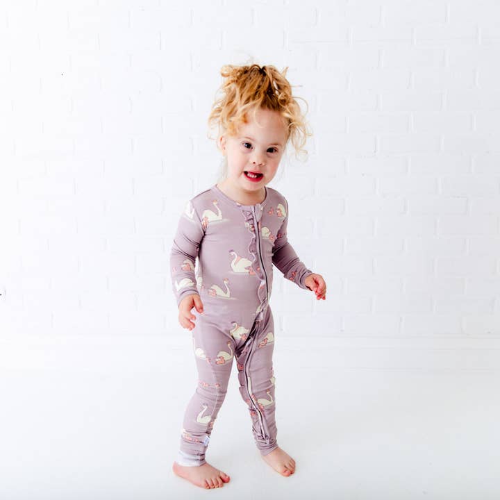 Dreamiere – wholesale Bodysuit (footed) – Baby – Swan Of A Kind Ruffle Convertible Footie