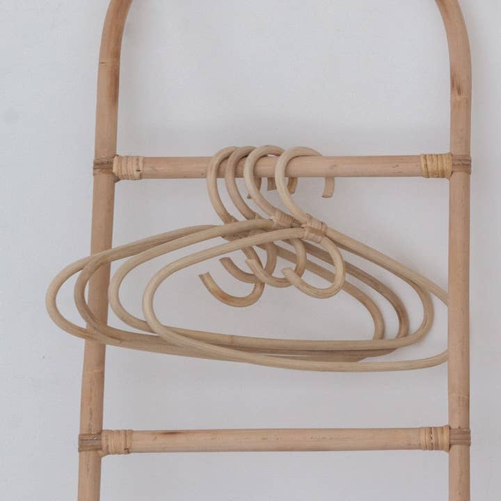 Village Thrive - Wholesale Clothes Hangers - Traditional Rattan Hanger0