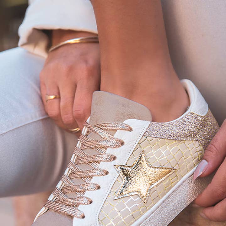 Clare Guldglittriga Stjärnsneakers med Snörning för wholesale av Poppy Lee Lane