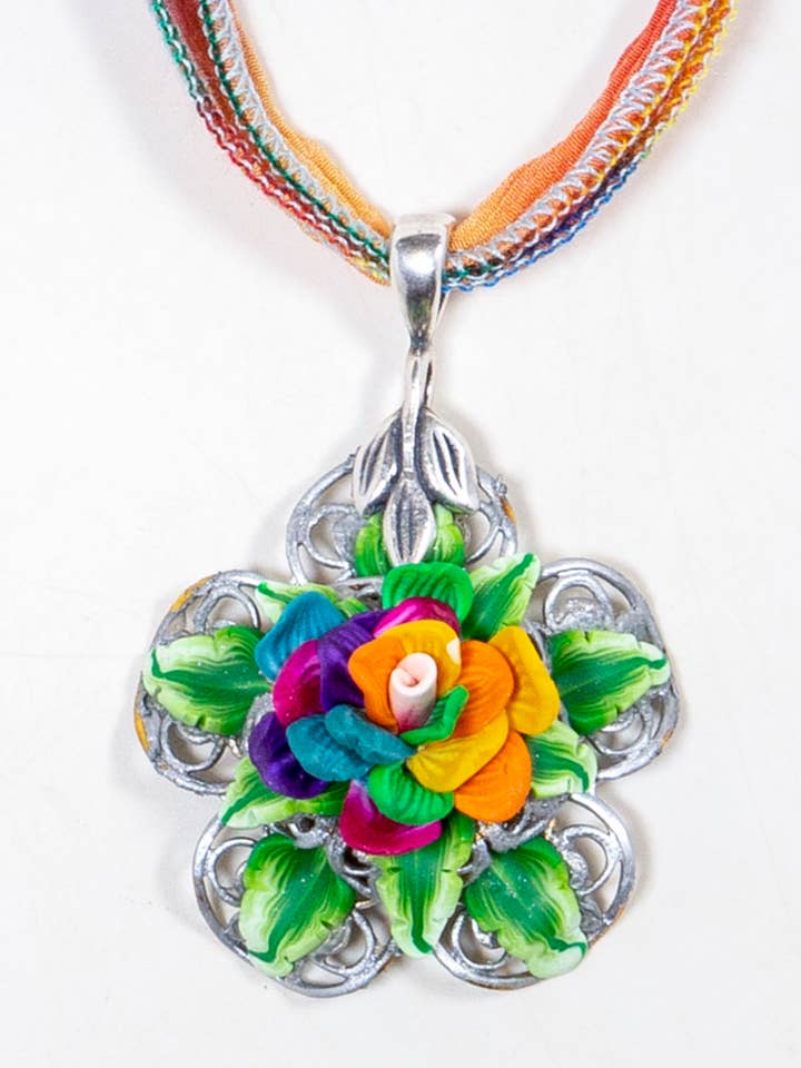 Blumenanhänger Mittel - Pride Petals für den Großhandel von Petal Pushers by Janet Pitcher