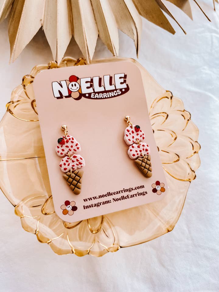 Orecchini gelato alla fragola | Orecchini in argilla polimerica per la vendita all'ingrosso da parte di Noelle Earrings