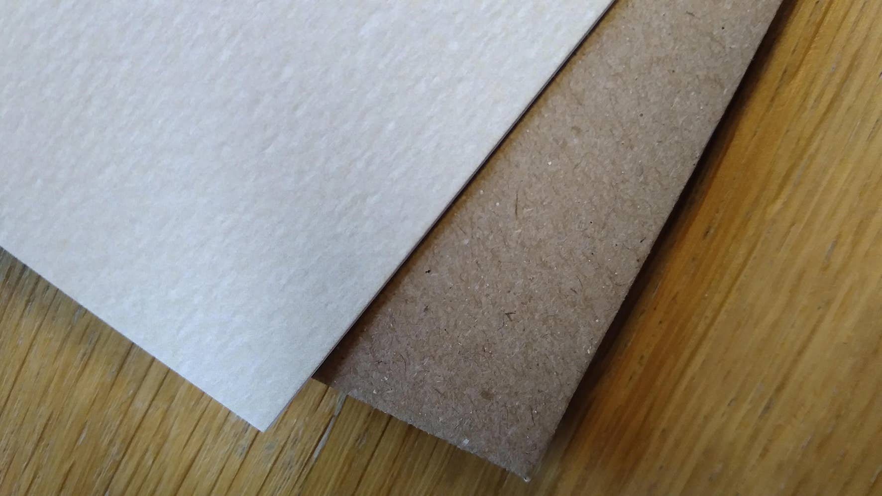 Paper Shed Design Ltd – wholesale Födelsedagskort – Födelsedagskort - söt igelkott i blomkorg - MME023