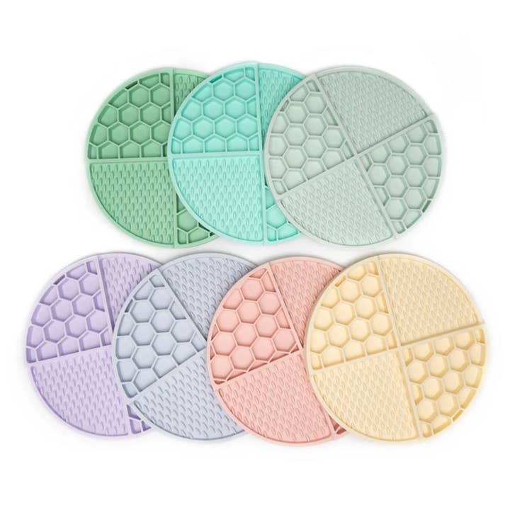 Silicone Round Lick Mat for wholesale by Mighty Pooch