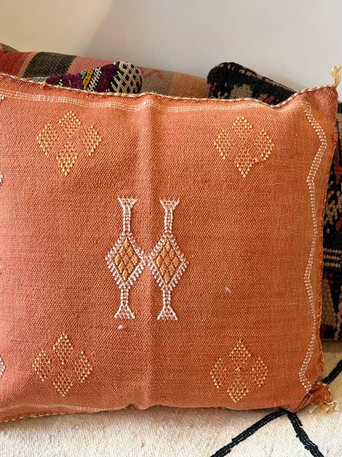 Cactus Zijde Sabra Kussen – Terra M voor wholesale door NOMAD BY LIV