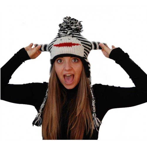 Chapeau animal en forme de singe à rayures noires/blanches pour la vente par Pink Yak