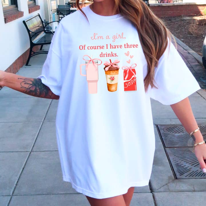 Ich bin ein Mädchen | Preppy | Coquette Comfort Color Graphic Tee für den Großhandel von Shoppe SHC