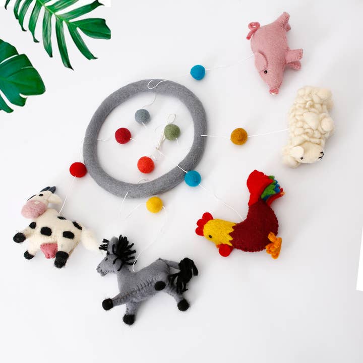 Sparkle Being – wholesale Babymobil – Ullfilt mobil för barnvagn med djur – ko, höna, får2