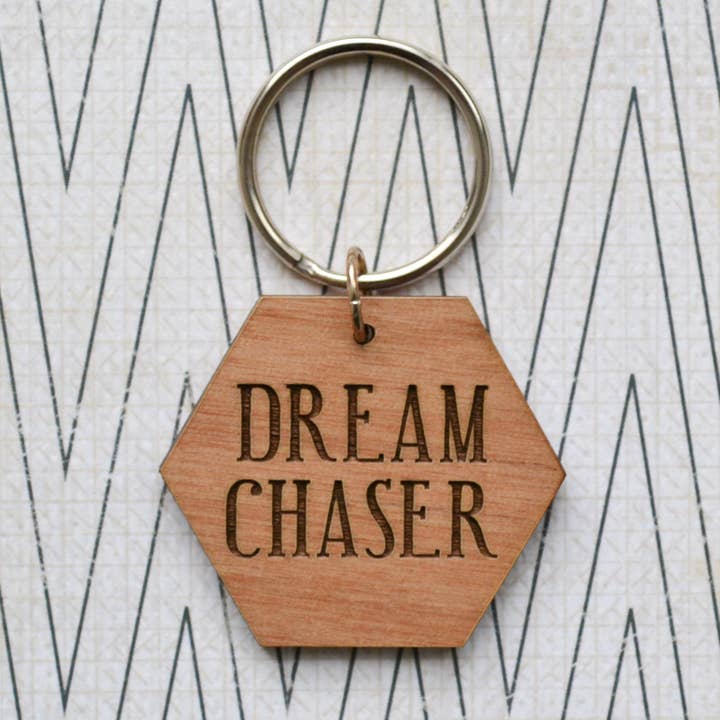 The Brassy Explorer - Wholesale Sleutelhanger - Uniseks - Dream Chaser houten sleutelhanger - opties voor bulk/groothandel
