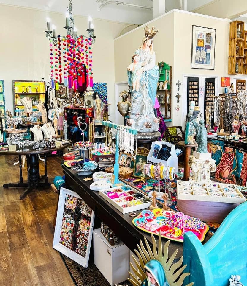 Love and Honor Jesus LLC - Wholesale Party Hat/Crown - Fancy Crown Flowers8