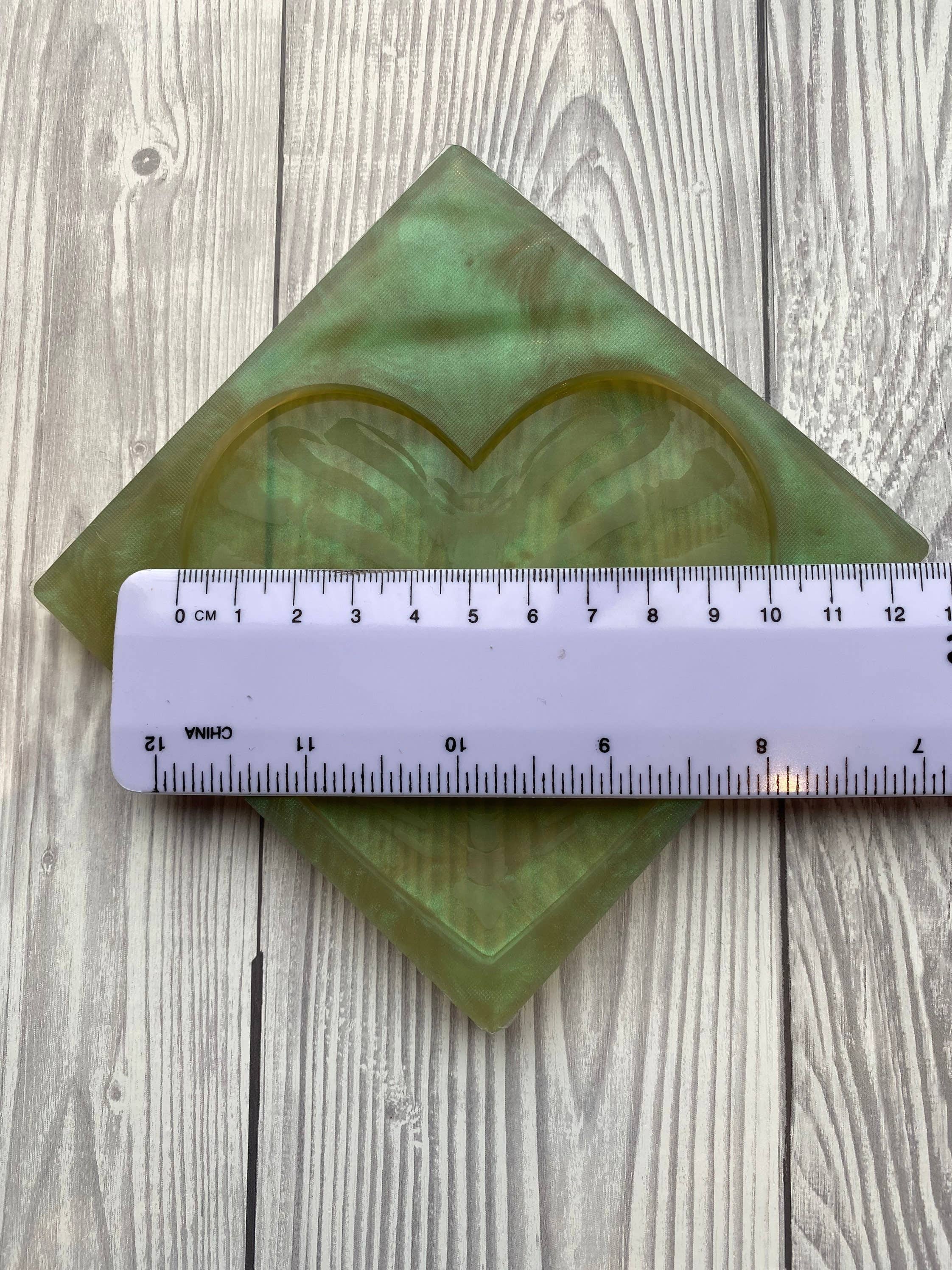 EllaRaeMouldsVinyls – wholesale Craft supplies – Ribcage Heart Coaster Silicone Mould4