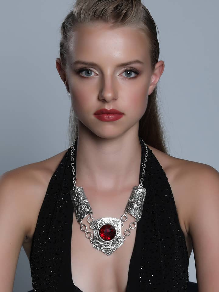 Collar de piedra de cristal rojo de estilo étnico para venta al por mayor de AVENS