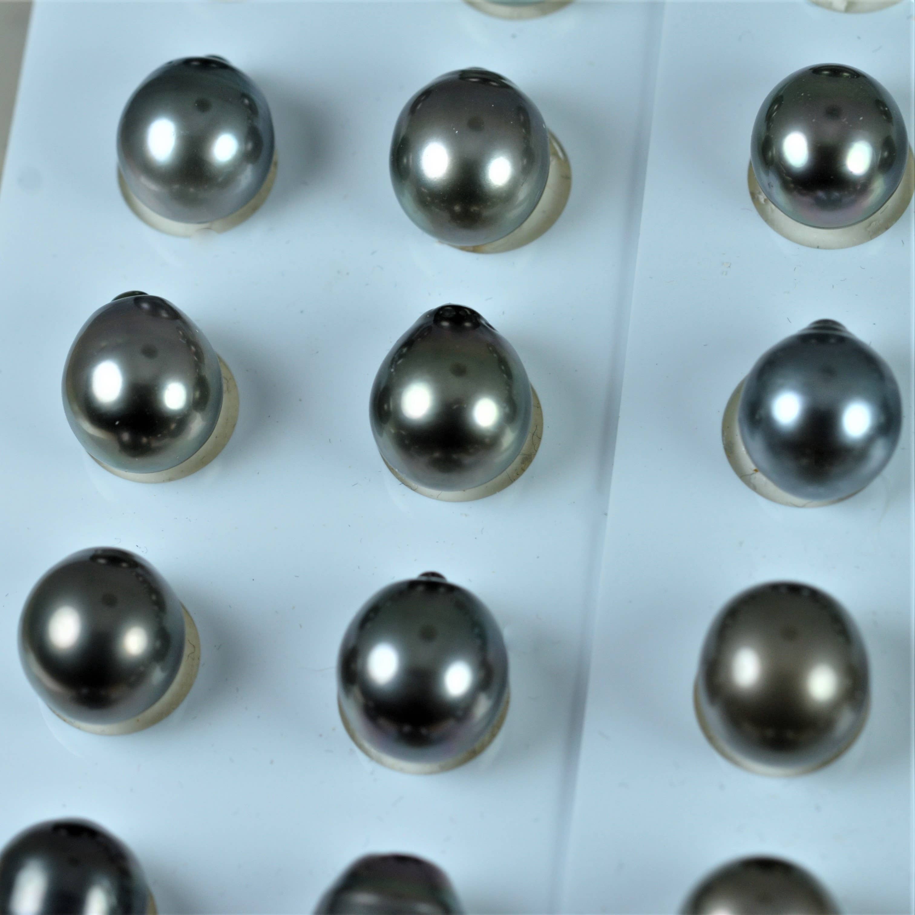 Art Of Pearls – Großhandel Perlen – Tropfenförmige Tahiti-Perlen 11x12 mm3