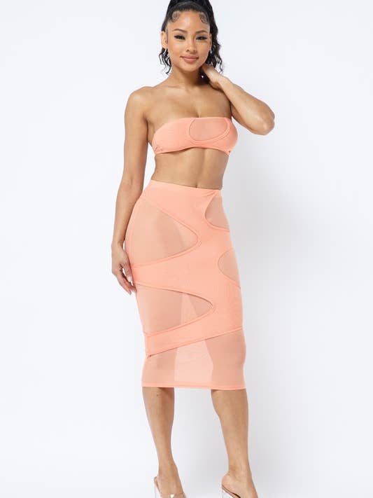 Ensemble haut tubulaire à détails découpés en maille avec jupe midi pour la vente par Belita Collection