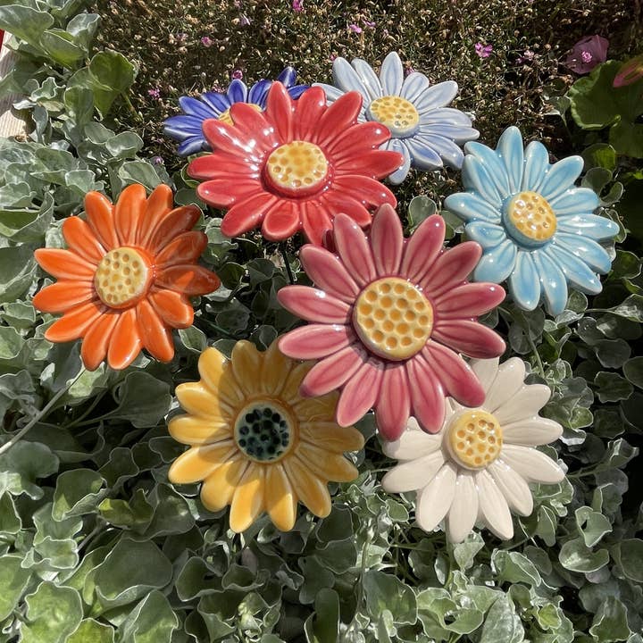 Paletto in ceramica a forma di margherita/pianta, margherita su stelo per la vendita all'ingrosso da parte di Pannonhem AB.