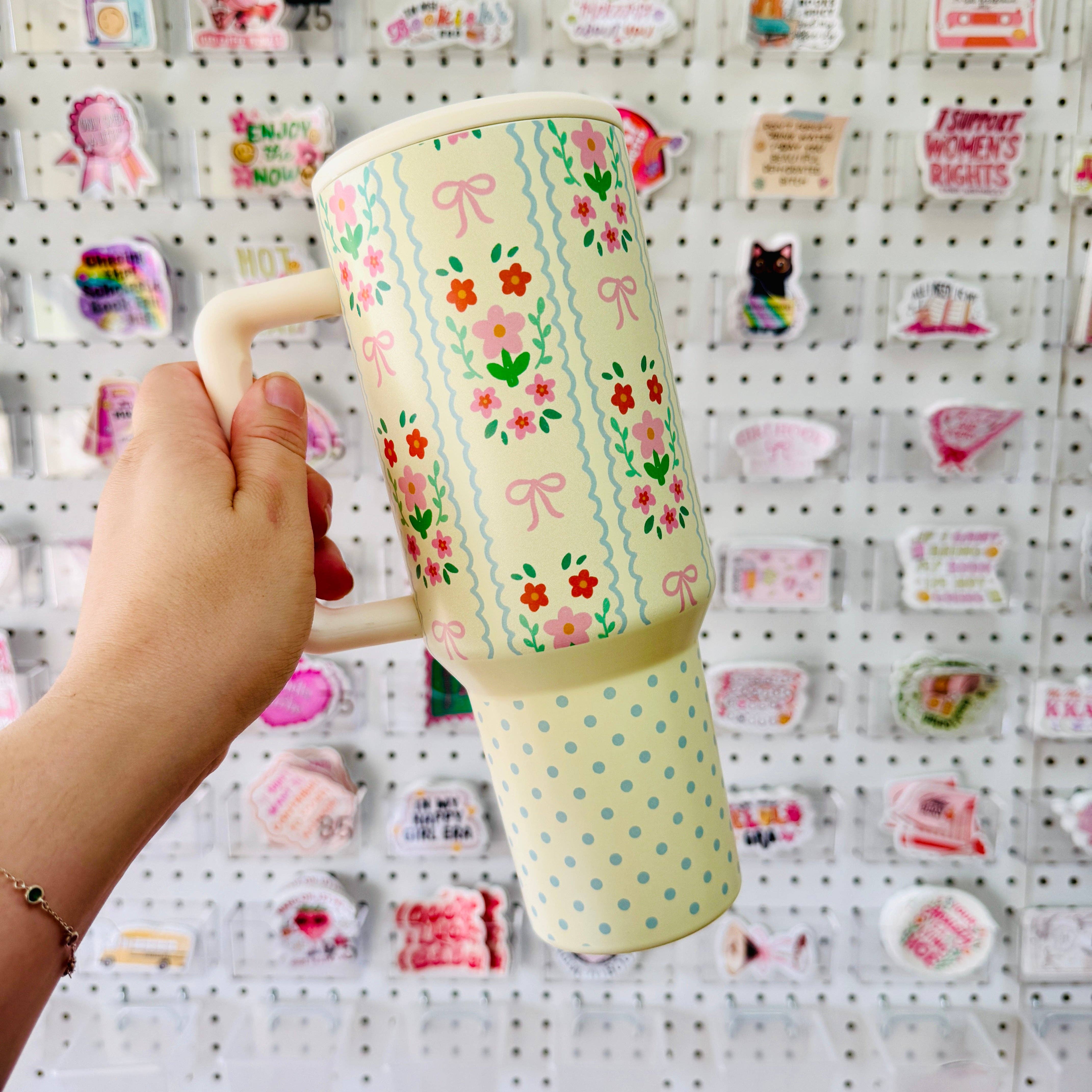 Sonny Rising - Vendita all'ingrosso Bicchiere/tazza termica - Bicchiere da 40oz con coperchio e cannuccia, File di fiori estivi su crema0