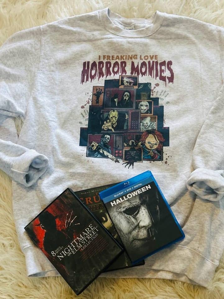 Sweat-shirt sublimé I Freakin Love Horror Movies Halloween pour la vente par Neat Creations