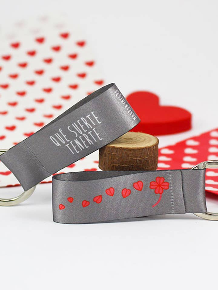 Fortunato ad avere il tuo portachiavi per la vendita all'ingrosso da parte di Marronynegro