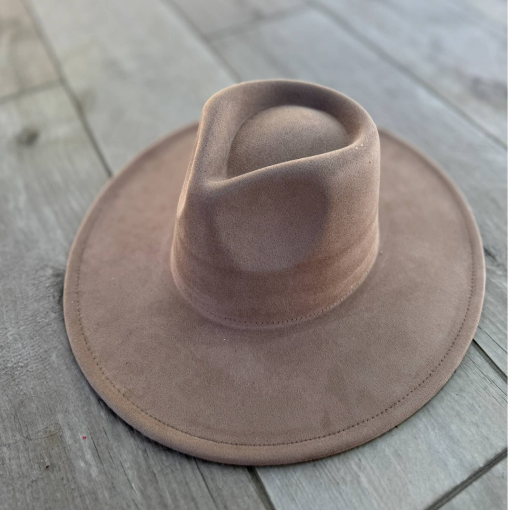 Queens INC - Wholesale Fedora - Women's - Vegan Suede Wide Brim Rancher Hat 18