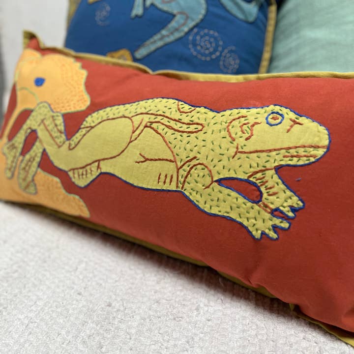 natural habitat - Wholesale Throw/Decorative Pillow - Pillow Applique/Embo 09X19 Leaping Frog Red