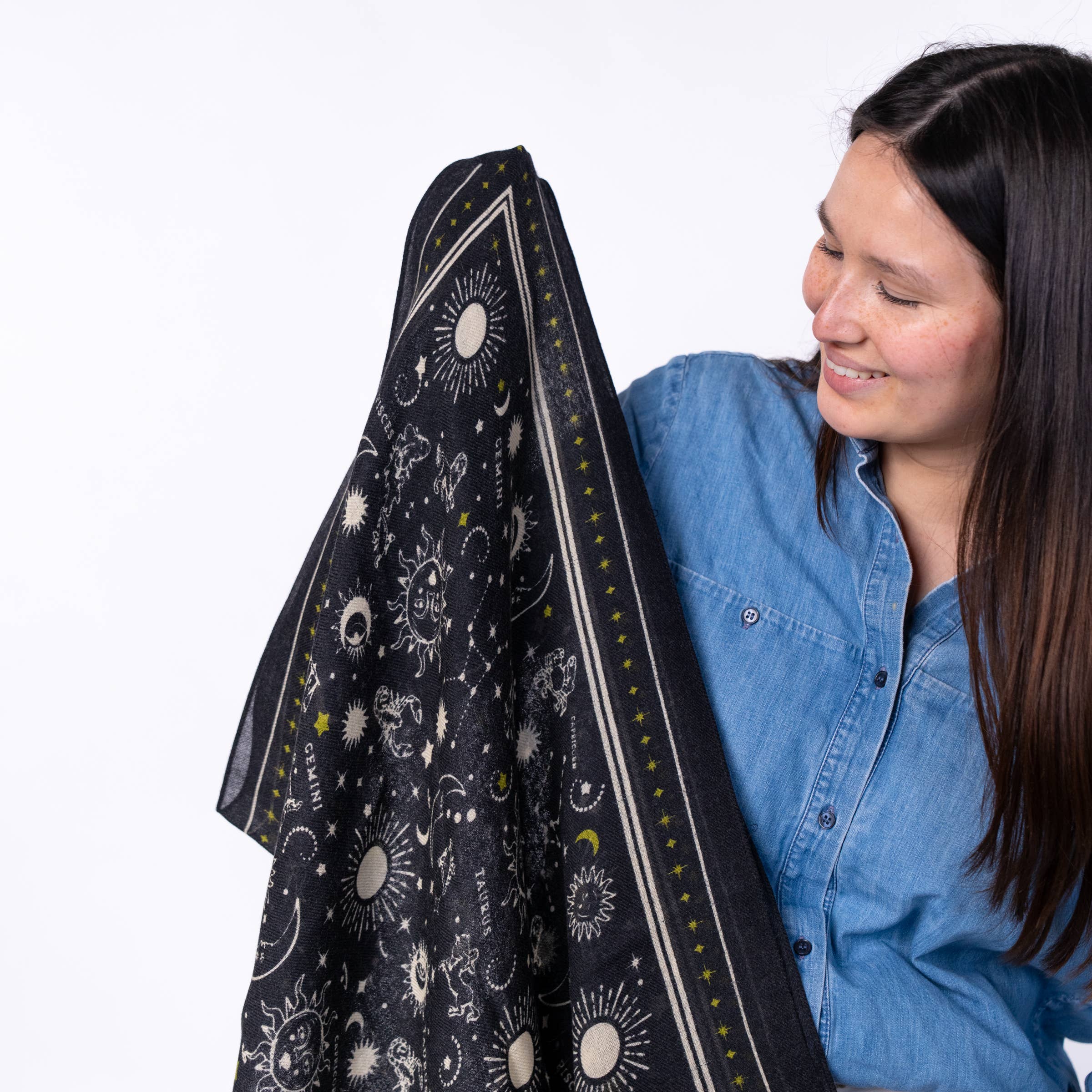 BILLYBELT - Wholesale Scarf - Women's - 100% Wool Scarf Madeleine Black3