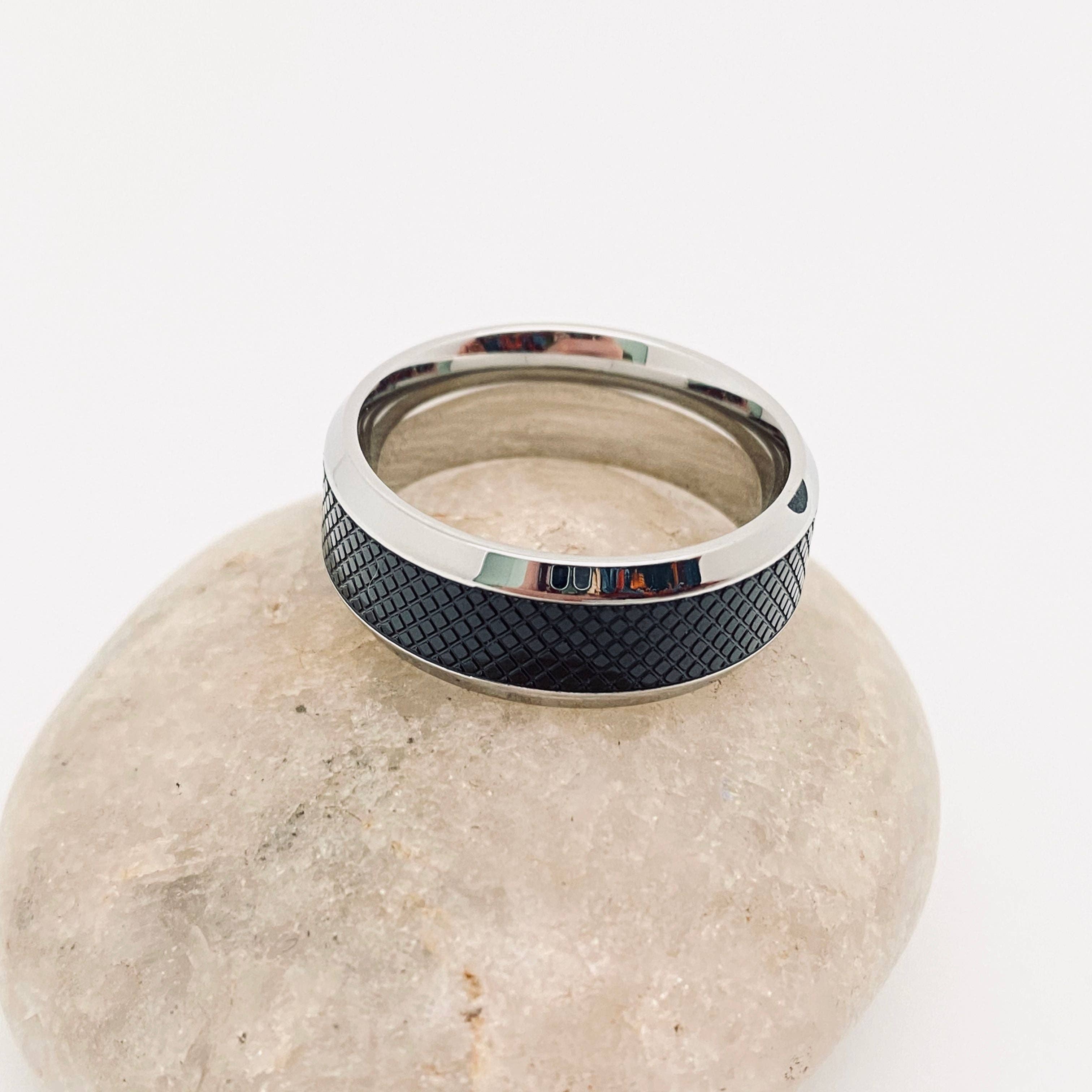 Mio Queena - Vente Anneau/bague à empiler - Bague homme en acier inoxydable noir à motif treillis - MJ/MR2