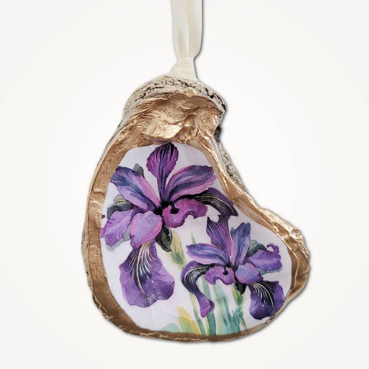 Lilla irisblomst • Østersskalsornament for engroshandel hos Beatrixbell Handcrafted