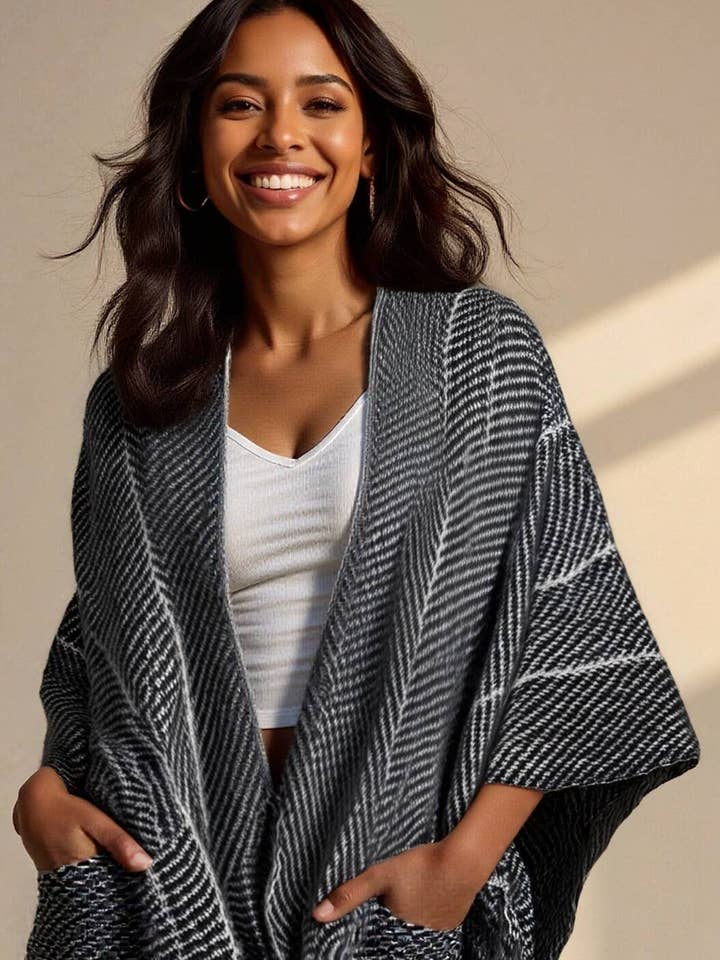 JC083501 Cape/Ruana Confortable en Chevrons avec Poches pour la vente par JC Sunny Fashion