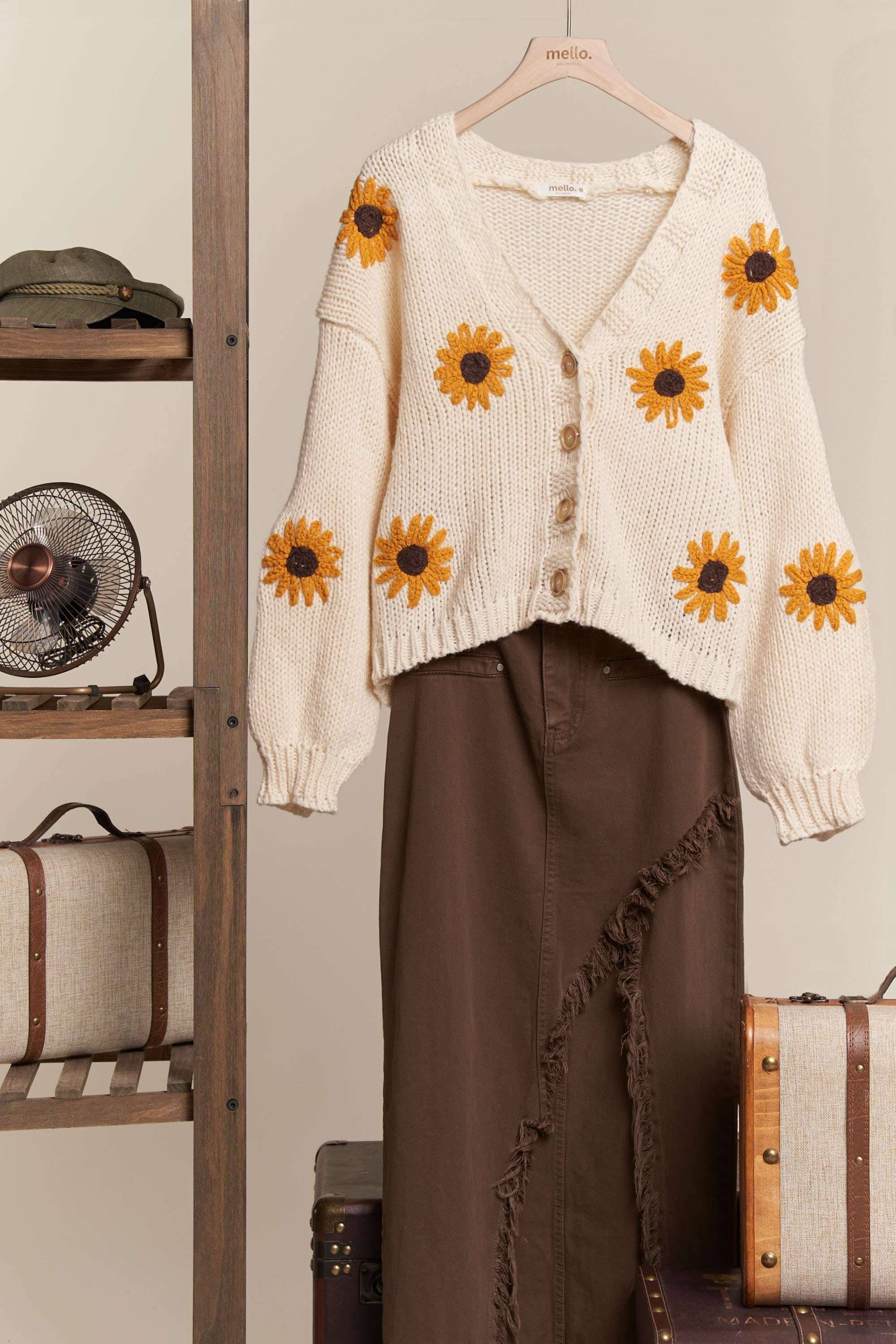 Mello. - Wholesale Cardigan - Women's - Sunflower Embroidered V Neck Cardigan4