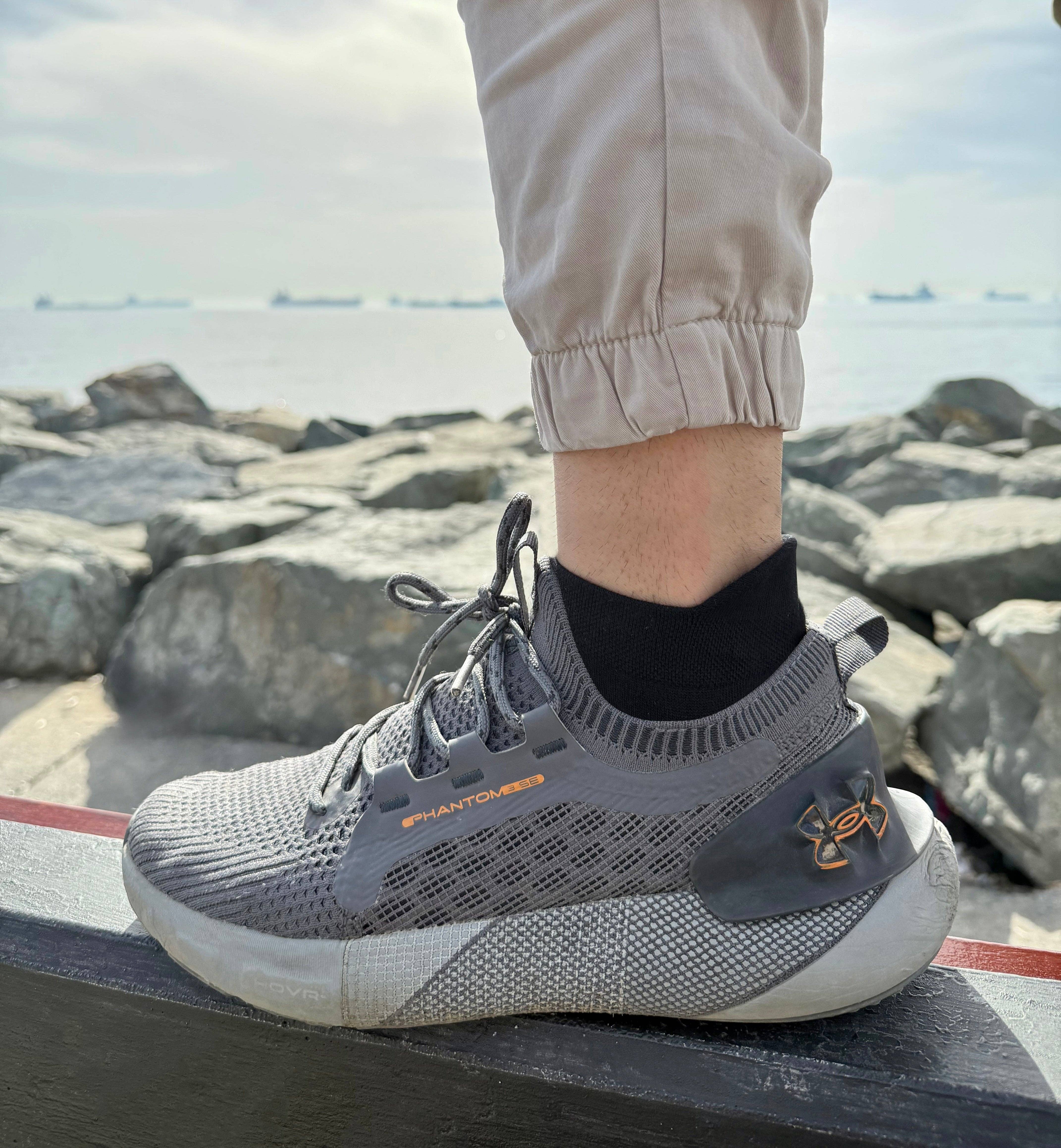 Happy Bits Socks - Venta al por mayor Calcetines - Unisex - Calcetines de Entrenamiento de Bambú - Negro Intenso - Paquete de 56