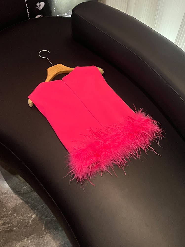 Sanyao Fashion - Wholesale Outerwear Vest - Women's - SY411 White Ostrich Feather Trim Round Neck Sleeveless Top1