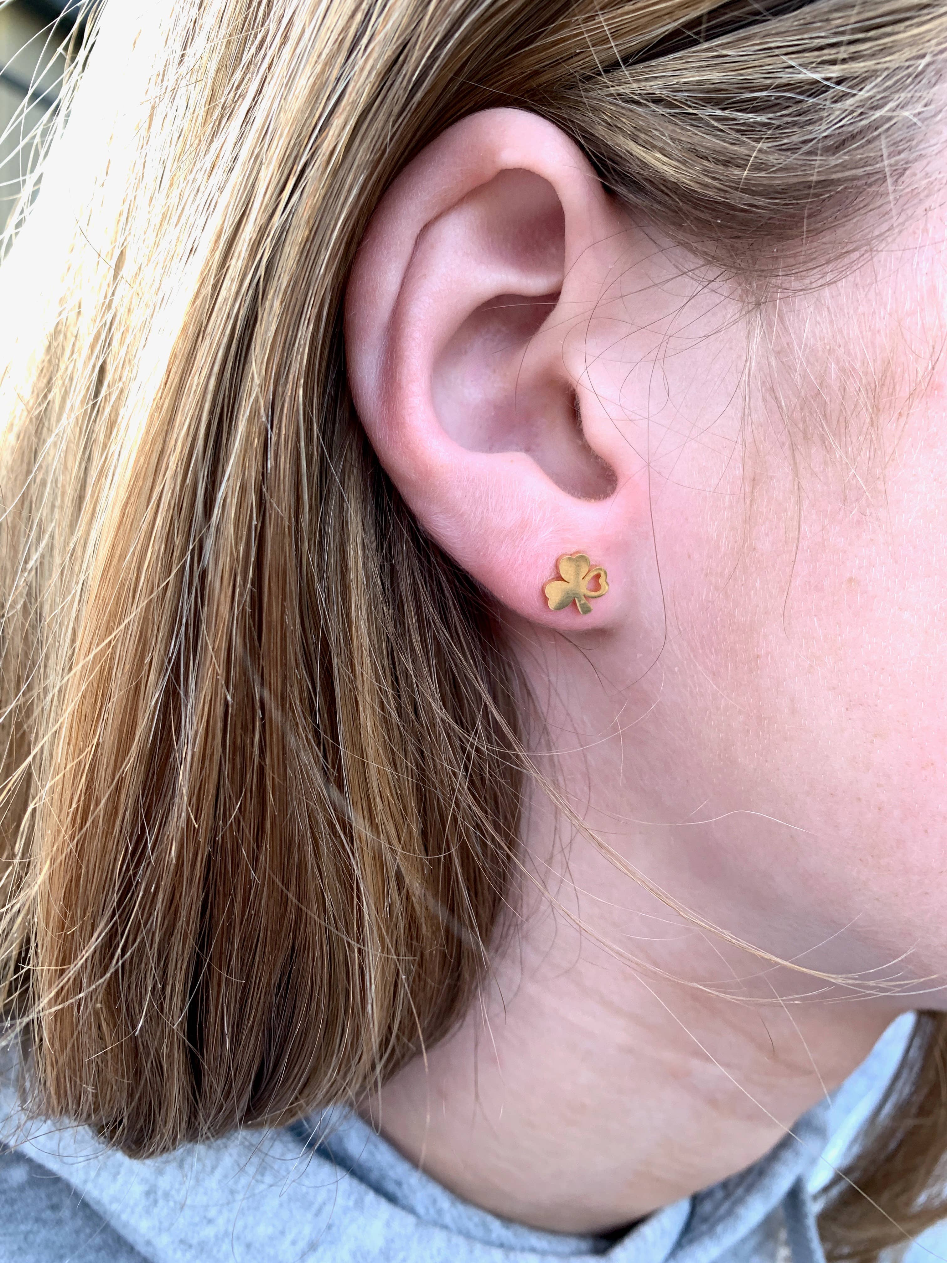 Steele Sloan Designs - Wholesale Stud/Post Earrings - 3-Leaf Shamrock Stud Earrings great for Notre Dame Gift!3