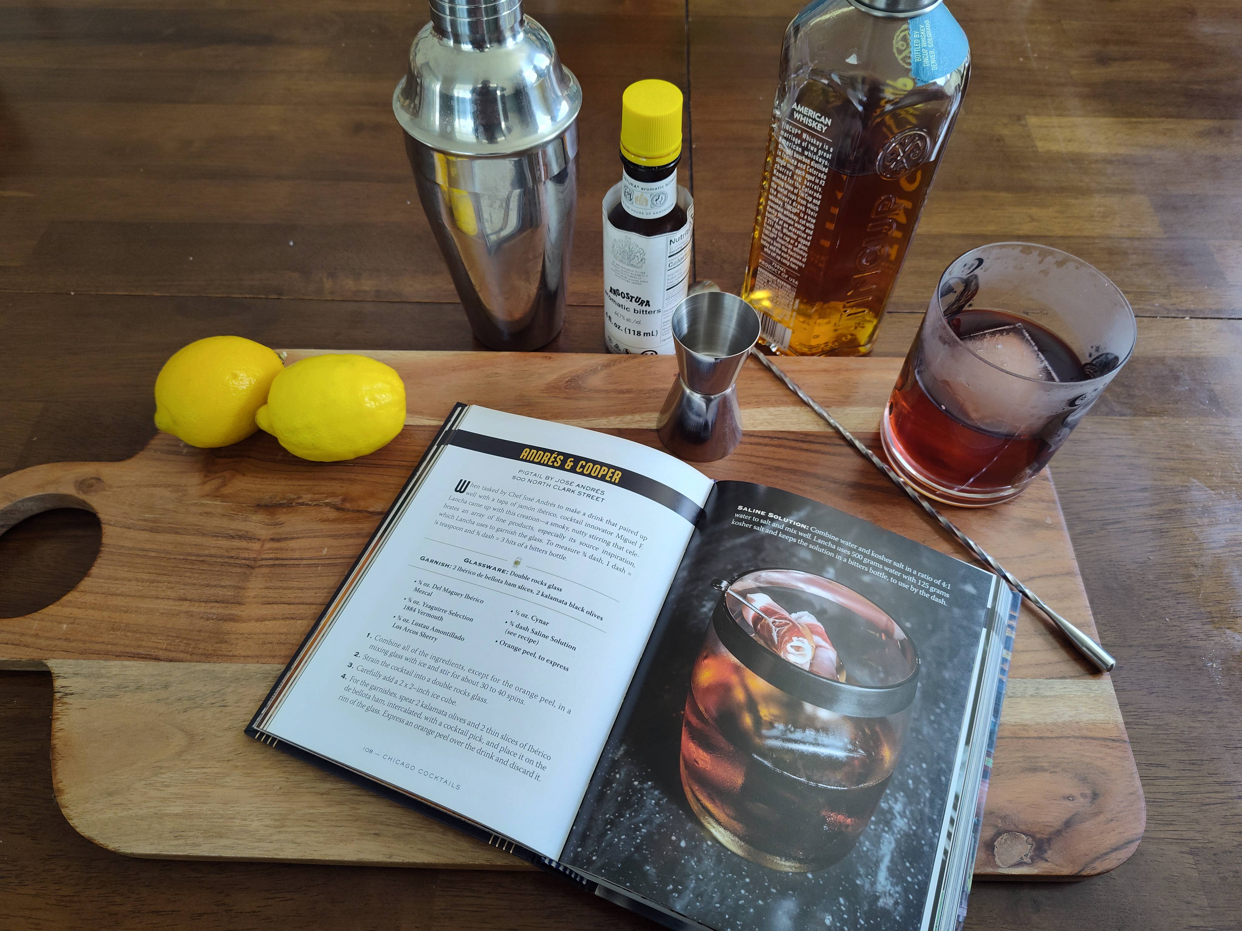 HarperCollins Focus - Wholesale Mixology & Beverage - Chicago Cocktails: An Elegant Collection of Over 100 Recipes4