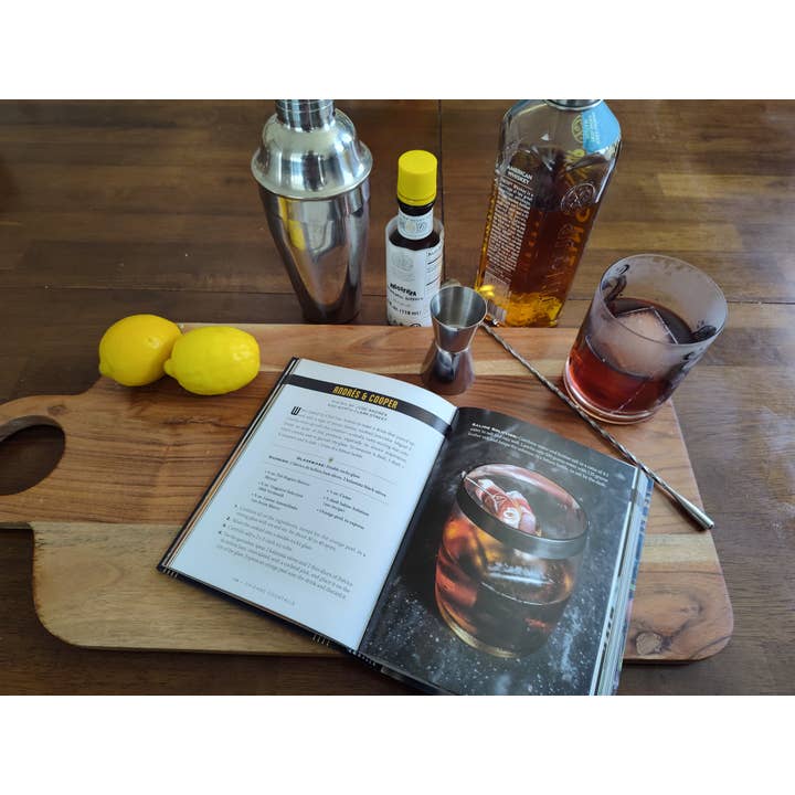 HarperCollins Focus - Wholesale Mixology & Beverage - Chicago Cocktails: An Elegant Collection of Over 100 Recipes4