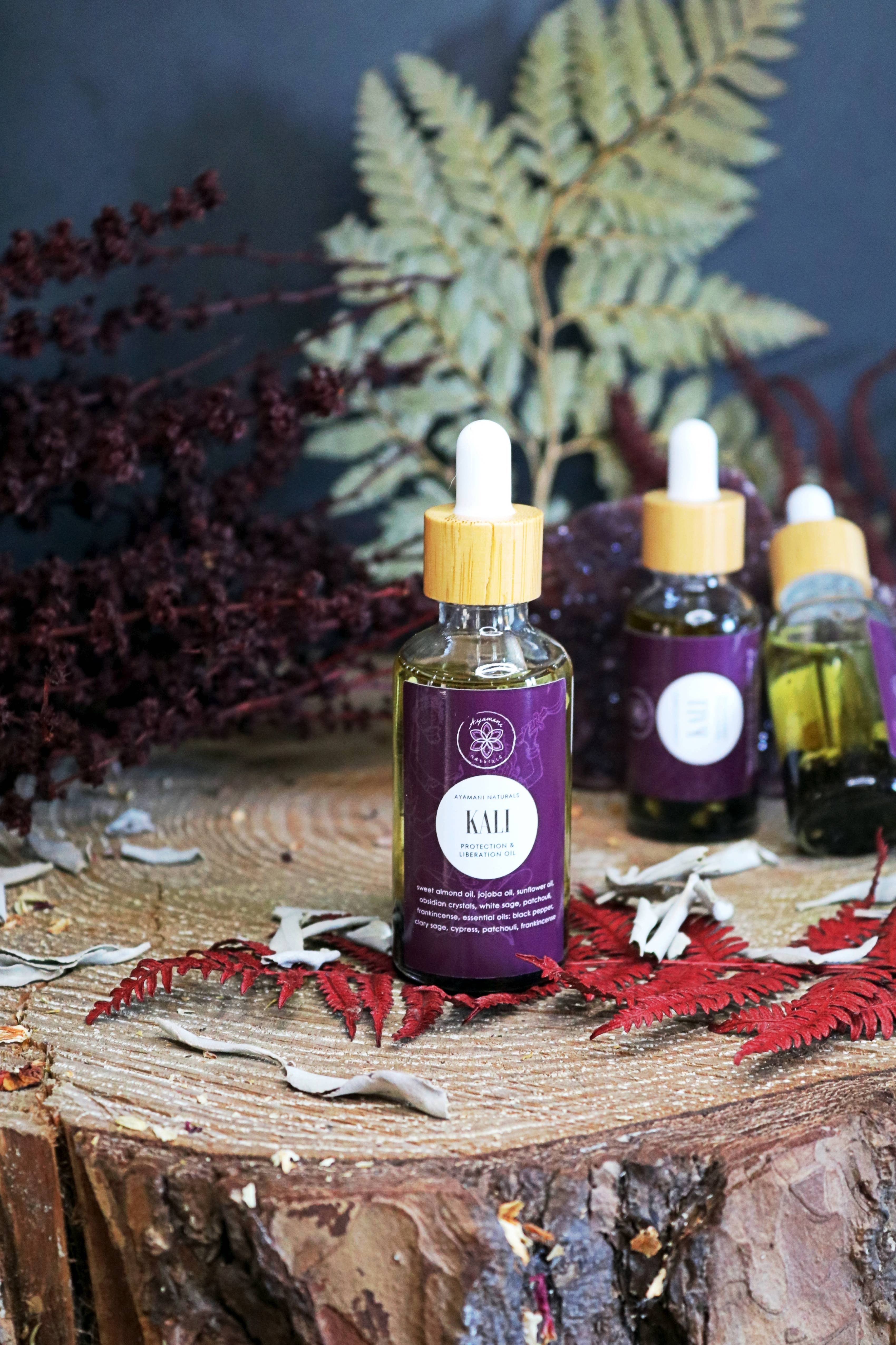 Ayamani Naturals - Vendita all'ingrosso Olio essenziale - Olio KALI | Olio rituale e per il corpo della Dea, con cristalli