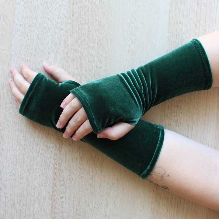 Dana Herbert - Wholesale Gloves - Women's - Velvet Fingerless Gloves