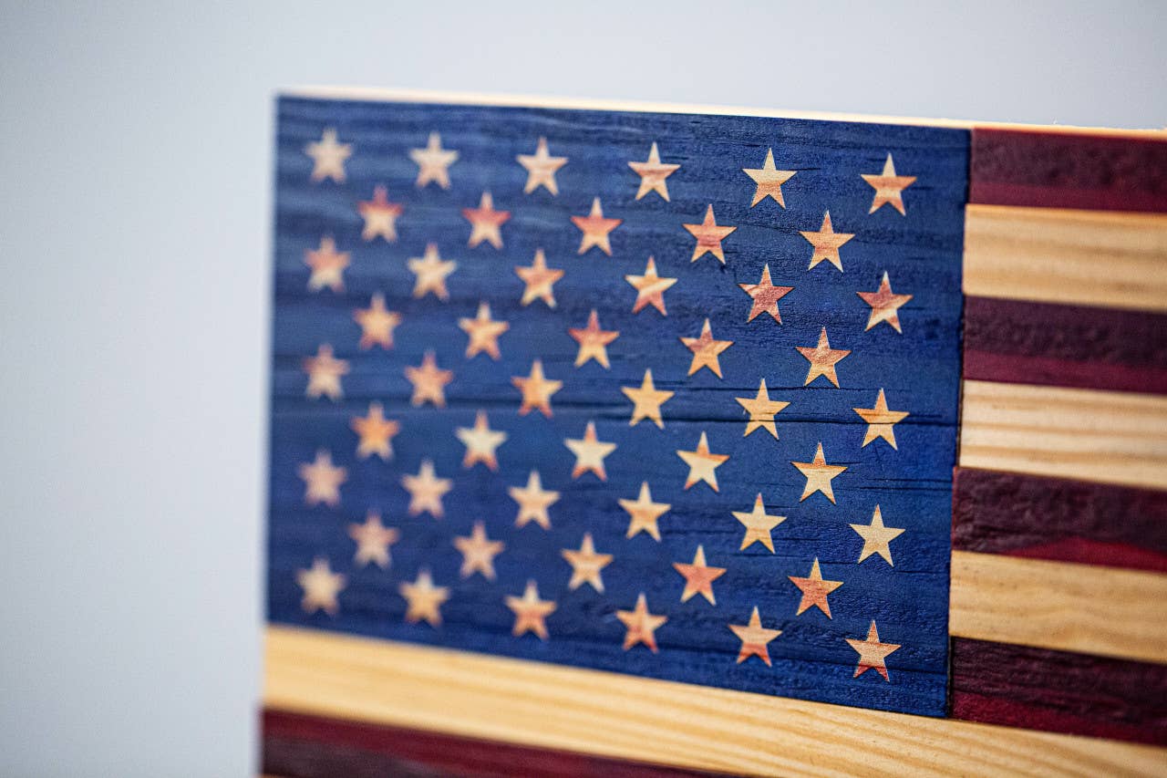 The Heritage Flag Company – wholesale Decorative tabletop object – Pine Cone Cask1