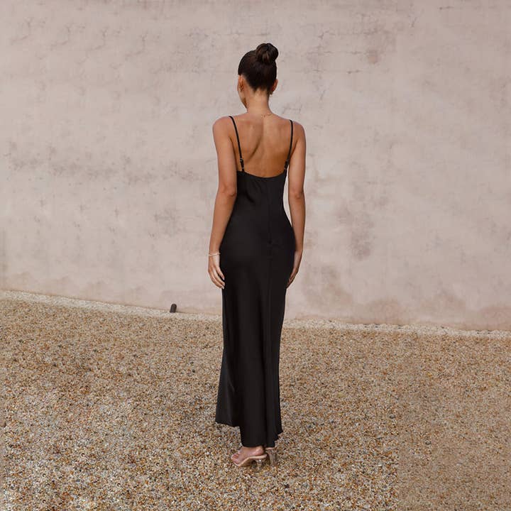 HIDDENBRAND - Wholesale Dress - Women's - Halter Deep V-Neck Slim Urban Solid Color Dresses