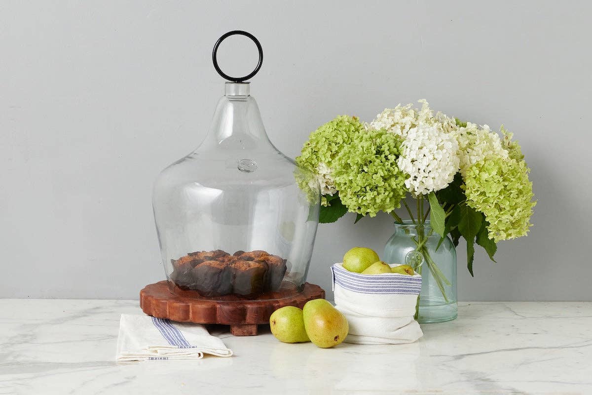 etúHOME – wholesale Decorative tabletop object – Glass Cloche Food Cover, Black Ring Handle, Large1