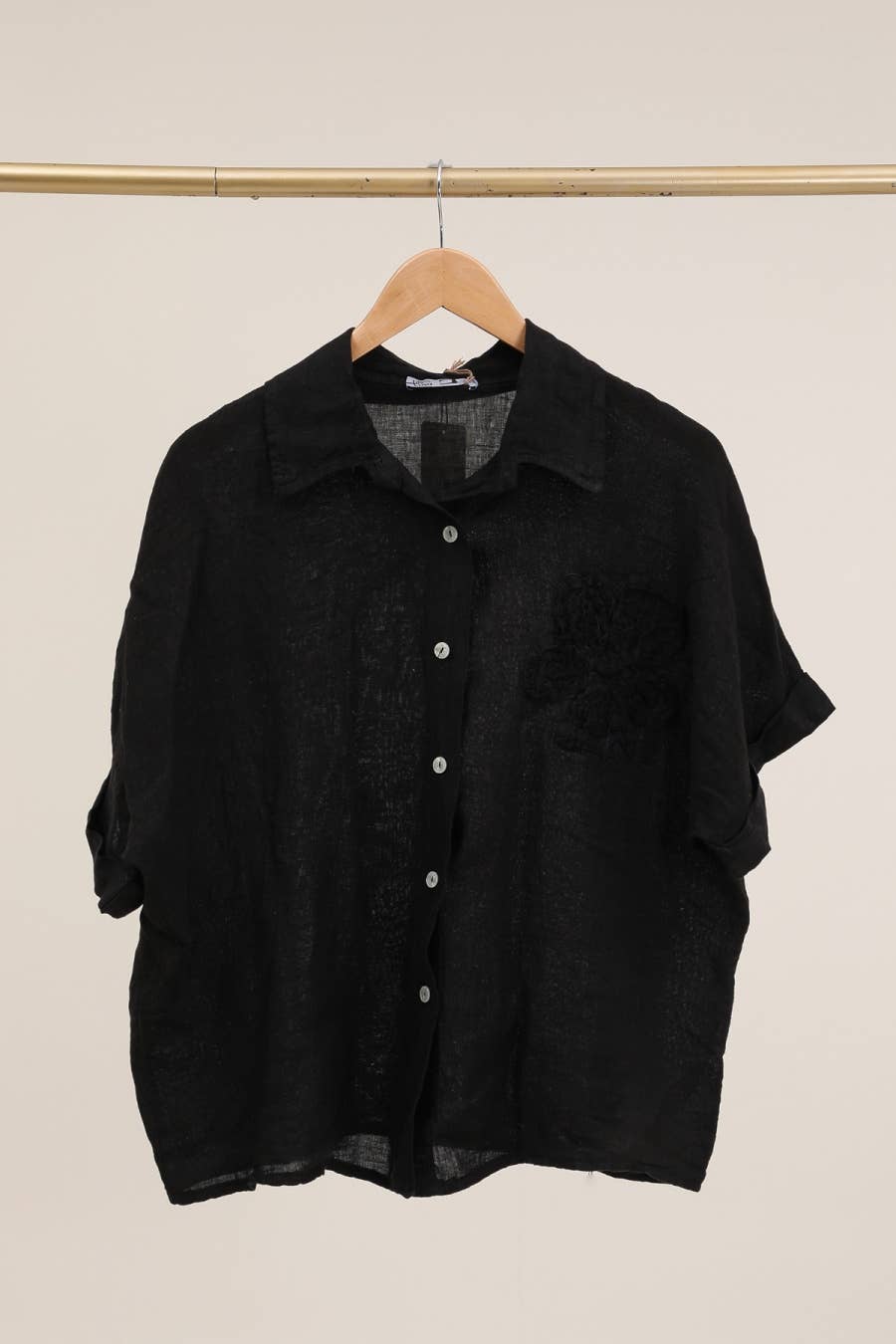 LÉA & LUC - Vente Chemise – femme - Chemise avec une fleur en 100% Lin REF. 2034116