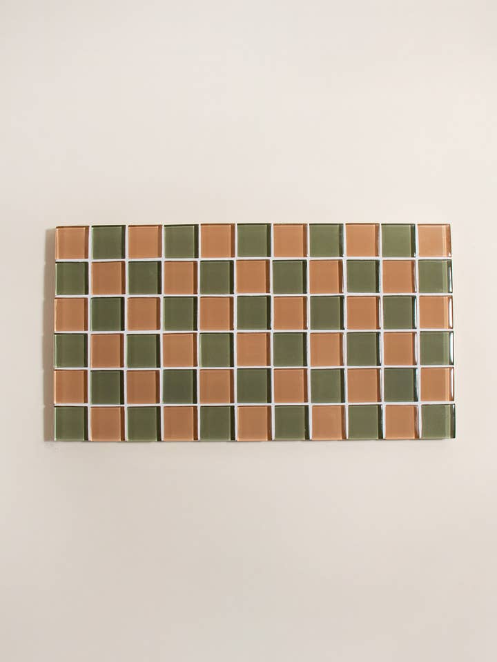 BANDEJA DECORATIVA AZULEJO CRISTAL - I Olive You Checkered para venta al por mayor de Subtle Art Studios
