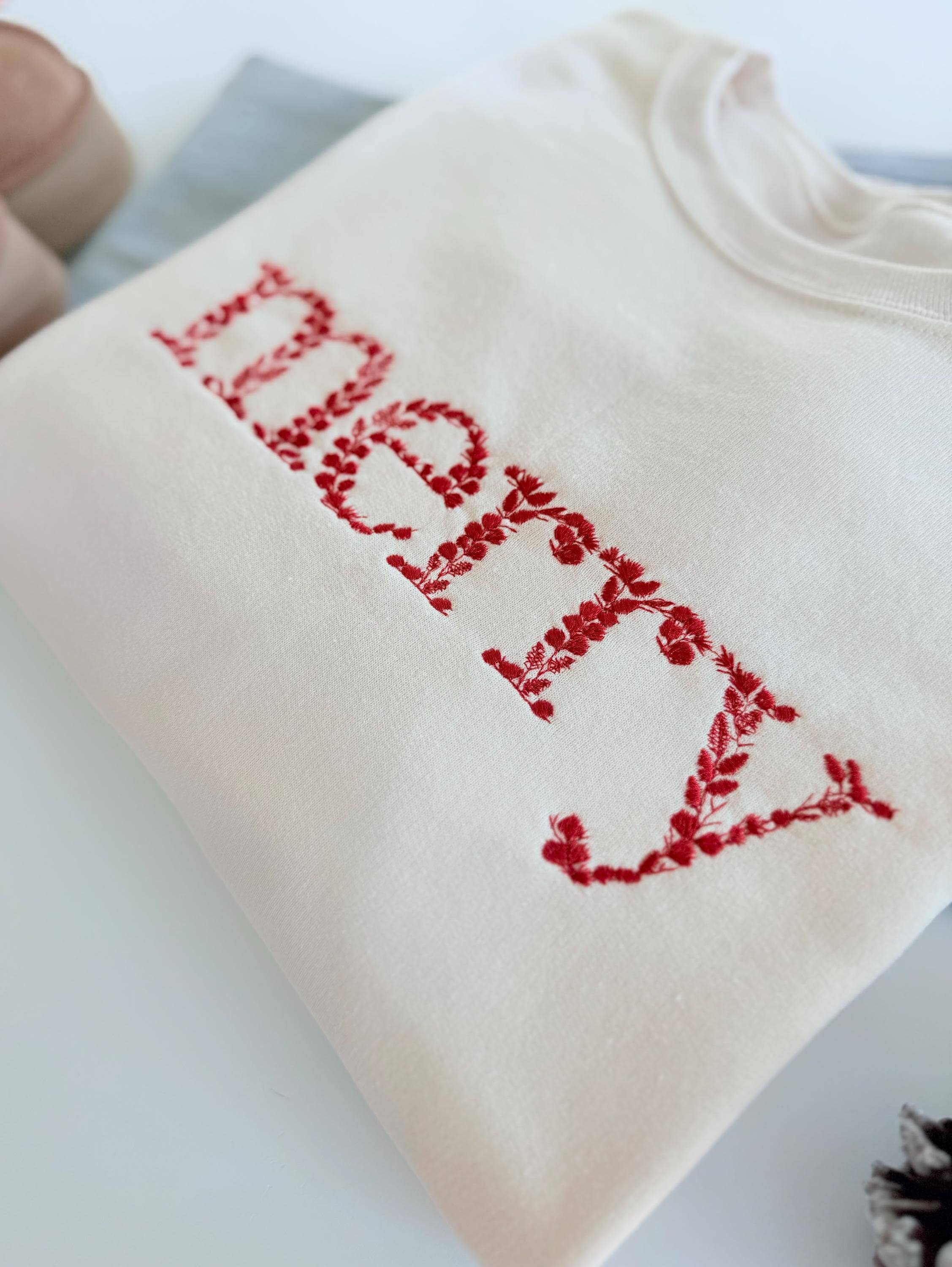 Up2ournecksinfabric - Wholesale Sweatshirt - Women's - Floral Merry Christmas Embroidered Sweatshirt2