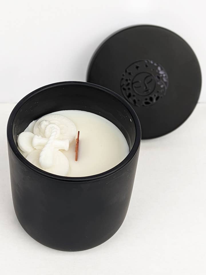 Blackbeard Candle for wholesale by Aroma Mora