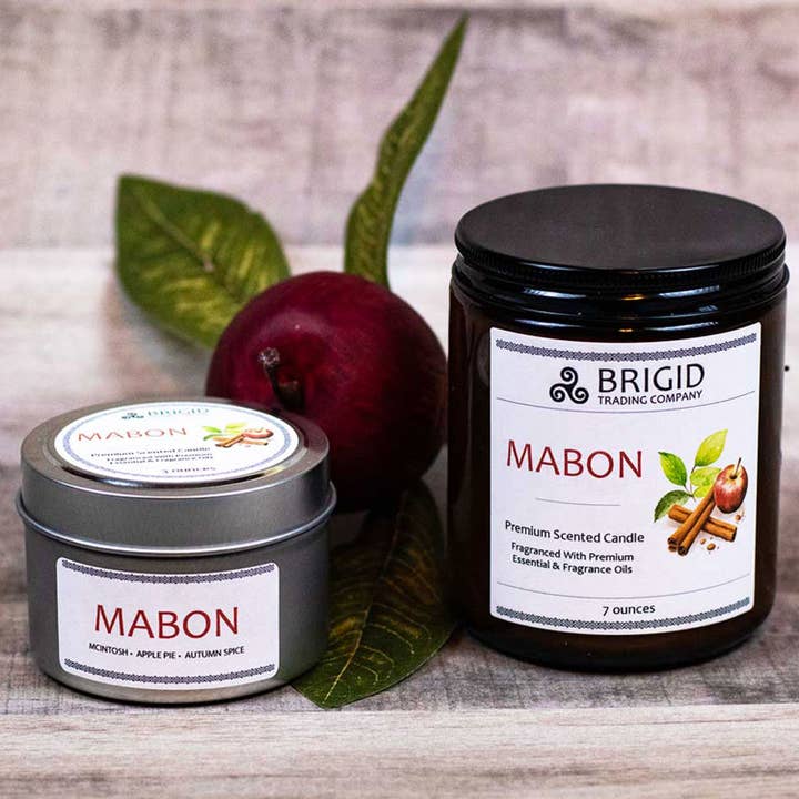 Candela di cera di soia Mabon - Mela McIntosh, Granny Smith, Torta di mele e Spezie del raccolto per la vendita all'ingrosso da parte di Brigid Trading Company