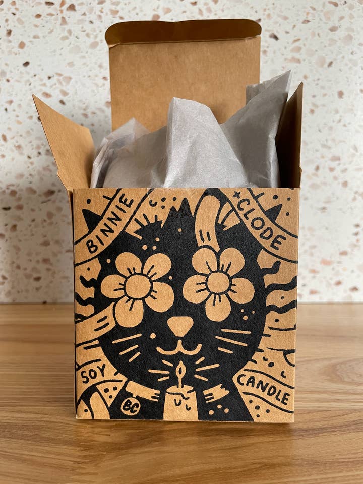 Candela Black Cat per la vendita all'ingrosso da parte di Binnie & Clode Co.