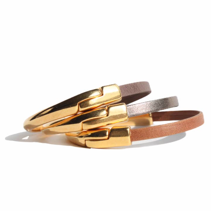 Araracuara - Wholesale Bangle Bracelet - AMACAYACÚ leather bracelet (gold) with magnetic clasp23